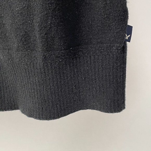 Men's American Eagle Seriously Soft Classic Fit Black V Neck Sweater, Size M - Picture 3 of 7